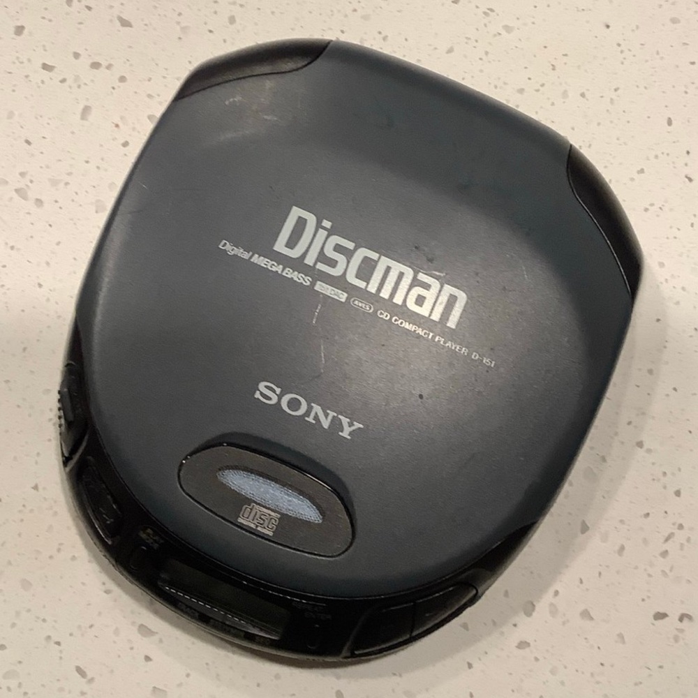 SONY Discman Mega Bass CD Compact Player D-151